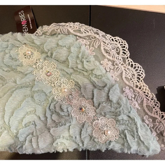 Chenille Style Faux Fur Scarf With Lace Pearl Detail Romance NEW Mint Green - Picture 3 of 4
